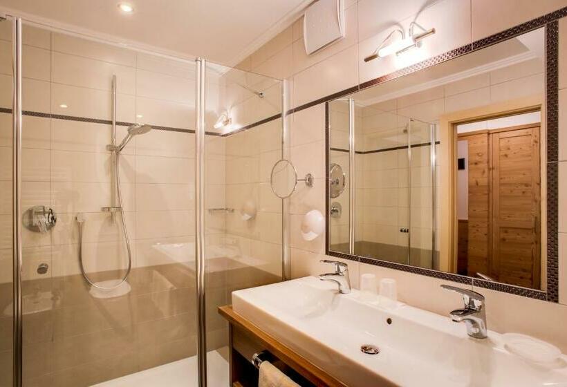 Полулюкс Вид на Горы, Astor Suites B&b