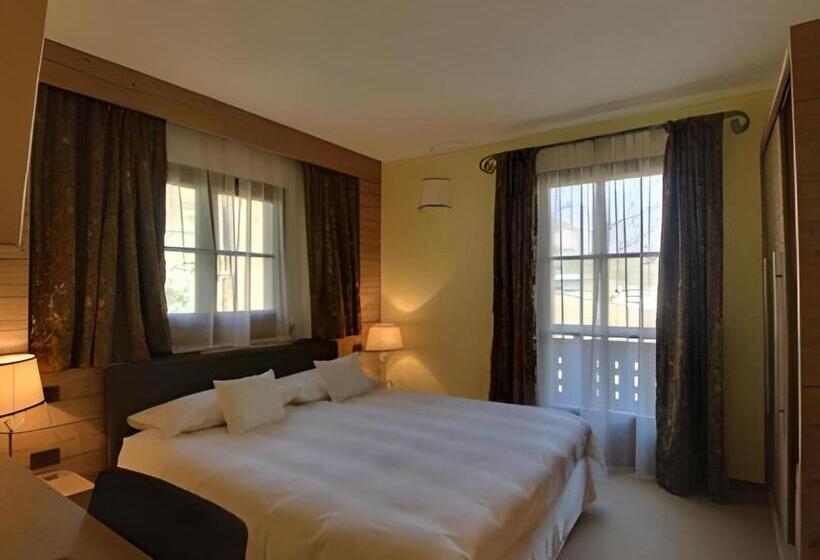 اتاق استاندارد با بالکن, Bait De Angial