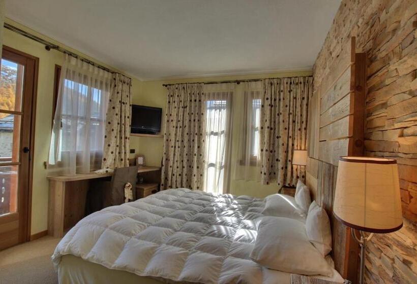 Quarto Estandar com Sacada, Bait De Angial