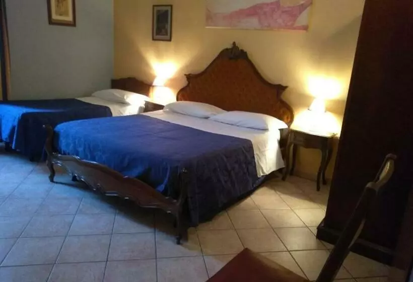 اتاق استاندارد چهار تخته, Ai Portici