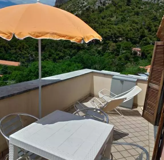 آپارتمان 1 خوابه با چشمانداز دریا, Bed & Breakfast Laino