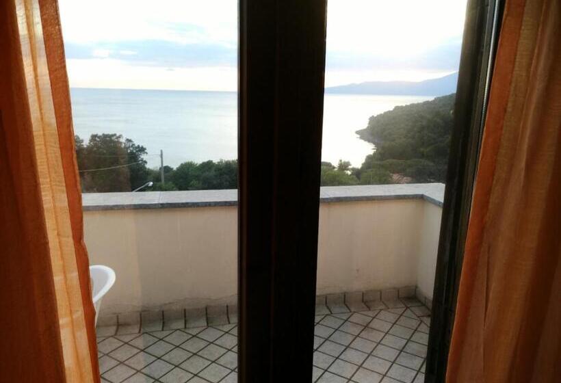 آپارتمان 1 خوابه با چشمانداز دریا, Bed & Breakfast Laino