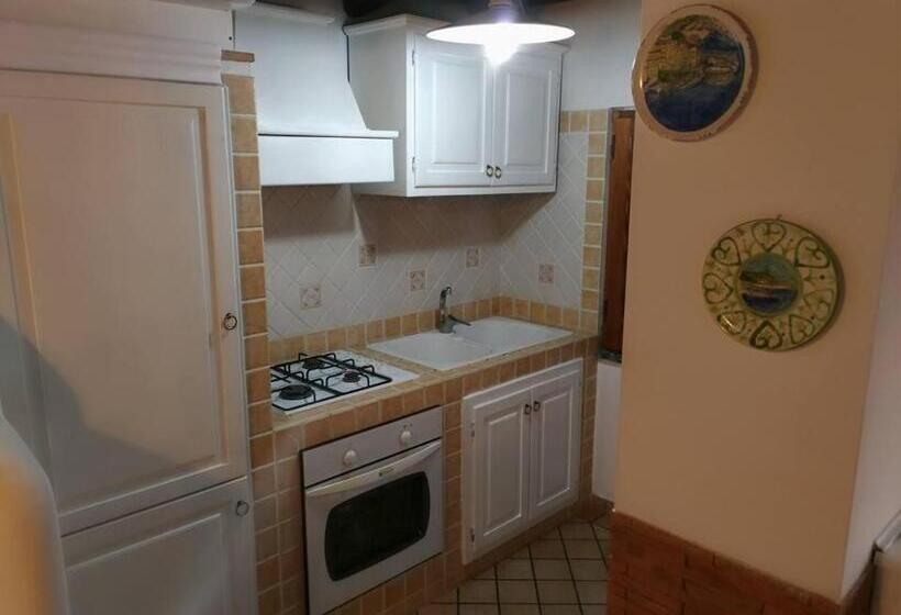 Апартаменты 1 Спальня Вид на Море, Bed & Breakfast Laino
