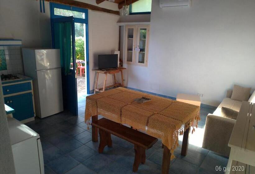 Бунгало Стандарт, Bed & Breakfast Laino