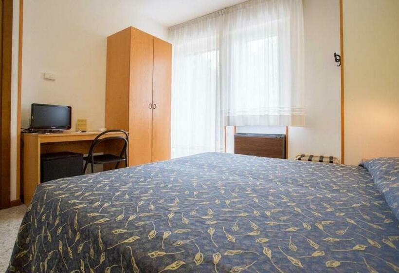 스탠다드 발코니 룸, Benacus