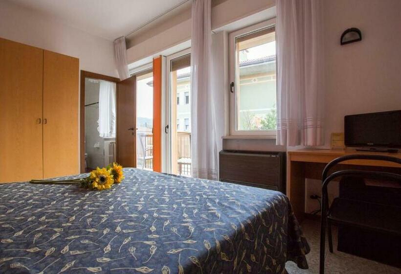 스탠다드 발코니 룸, Benacus