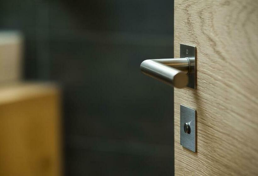 اتاق لوکس با بالکن, Boutique Hotel Gams