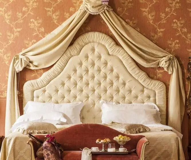 Suite, Castello Di Spessa   Residenze D Epoca