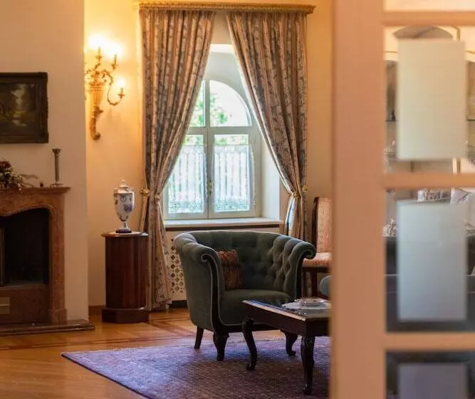 Appartamento 2 Camere da Letto, Castello Di Spessa   Residenze D Epoca