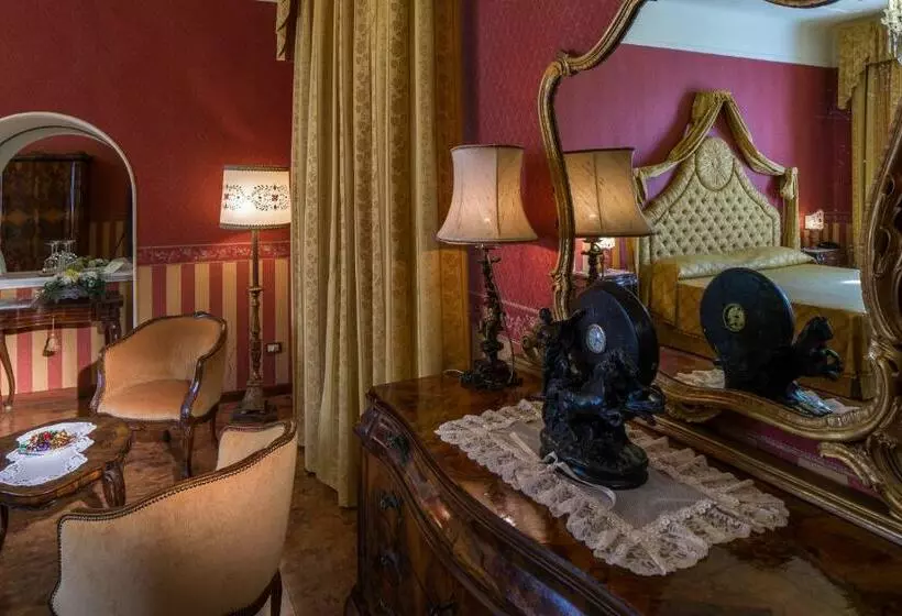 Suite Junior, Castello Di Spessa   Residenze D Epoca