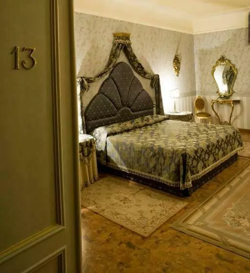 Suite Junior, Castello Di Spessa   Residenze D Epoca