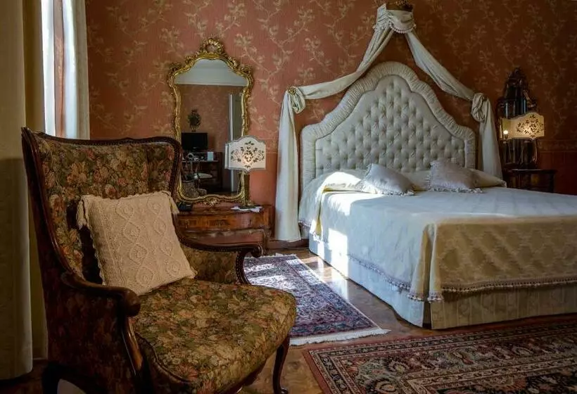 Suite, Castello Di Spessa   Residenze D Epoca