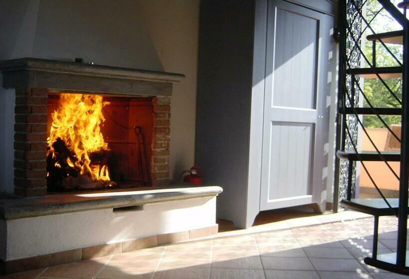 דירת חדר, Flegrea House