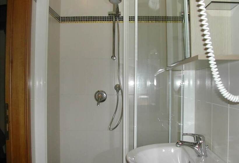 수피리어 트리플 룸, Flora