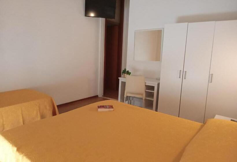 חדר סטנדרט לשלושה, Haiti