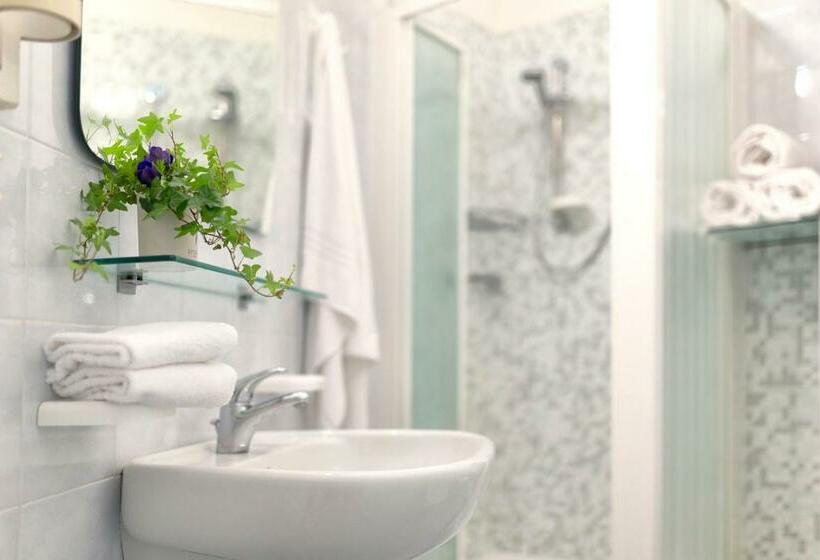 オーシャンビュースタンダードルーム, Little