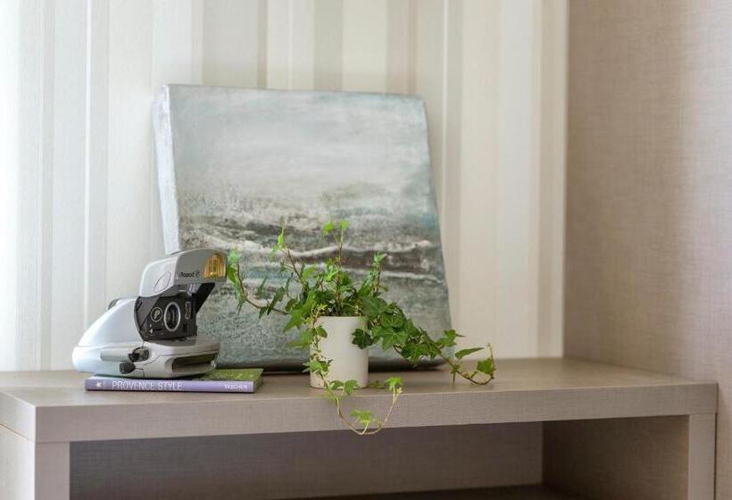 オーシャンビュースーペリアールーム, Little