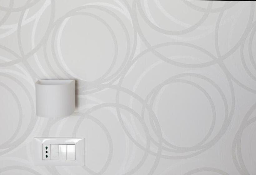 コンフォートトリプルルーム, Little