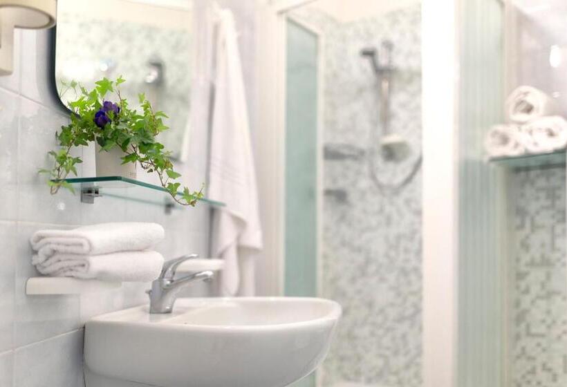 ジュニアスイート, Little