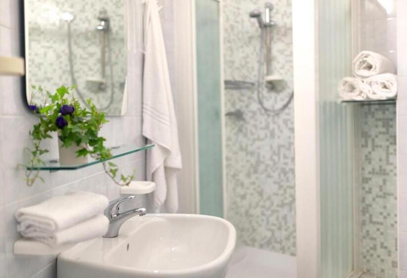 ジュニアスイート, Little