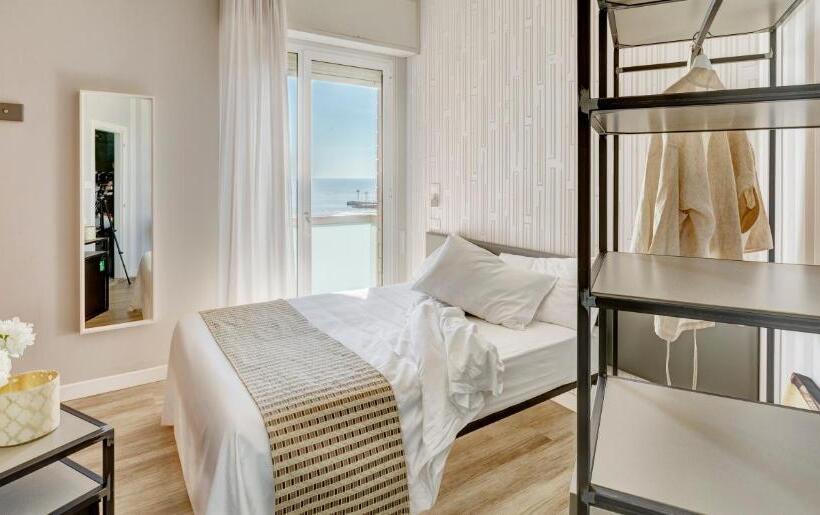 オーシャンビューファミリールーム, Little