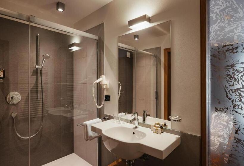 Номер Basic, Melodia Del Bosco