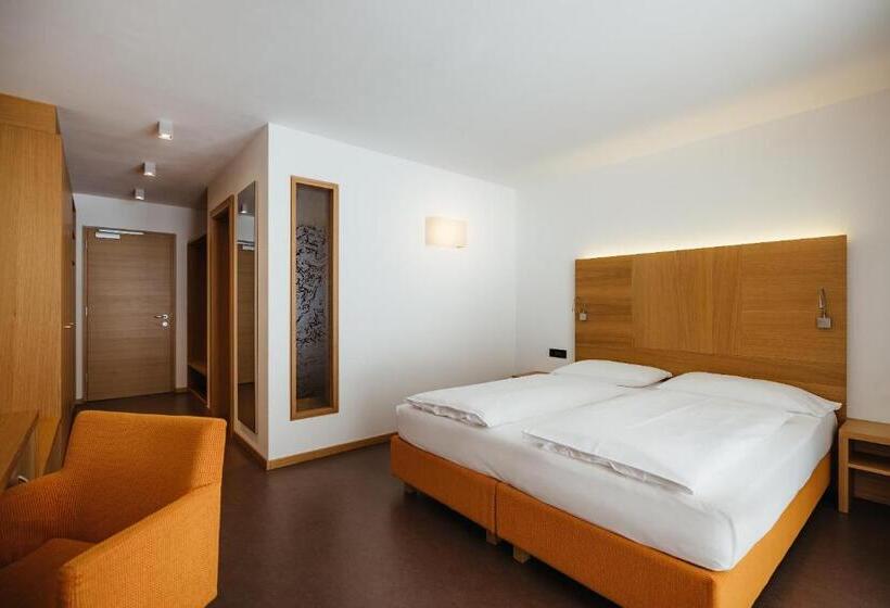 Номер Basic, Melodia Del Bosco