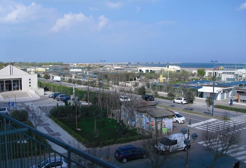 4인용 스탠다드 룸, Metropol