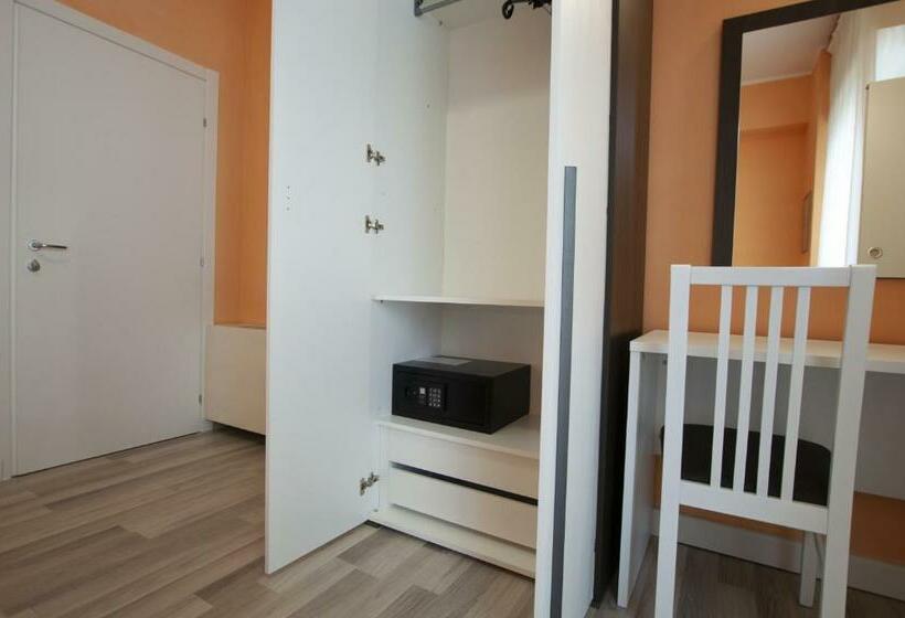 اتاق استاندارد سه نفره, Milena