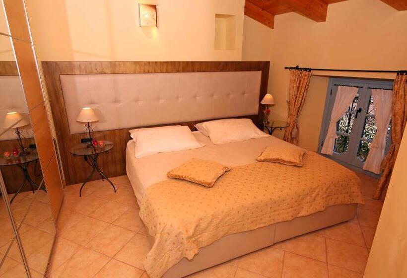 Апартаменты 3 Спальни, Palazzo Del Vice Re