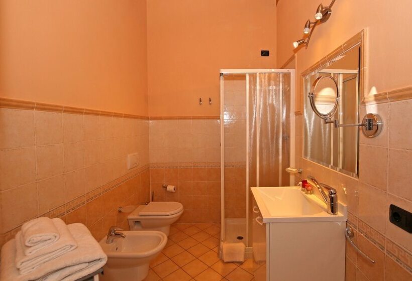 침실 3개 아파트, Palazzo Del Vice Re