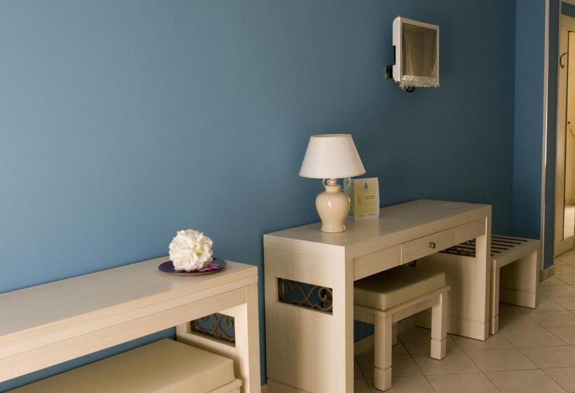 סוויטה משפחתית, Palazzo Reginella