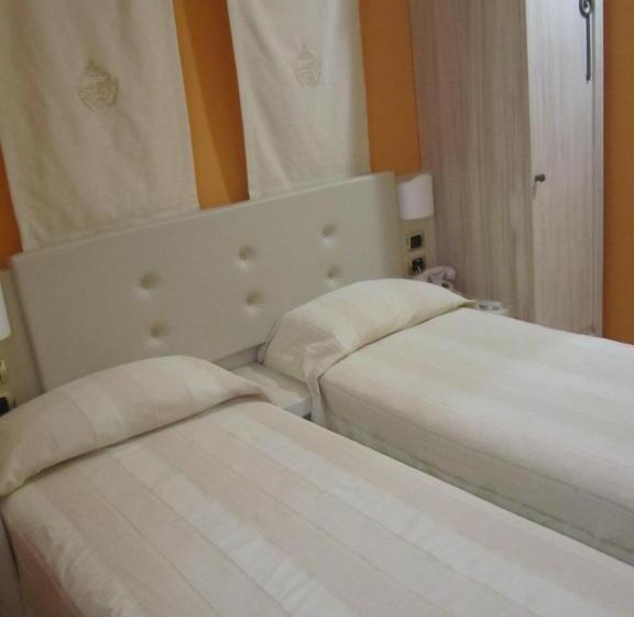 דירת חדר, Palazzo Reginella