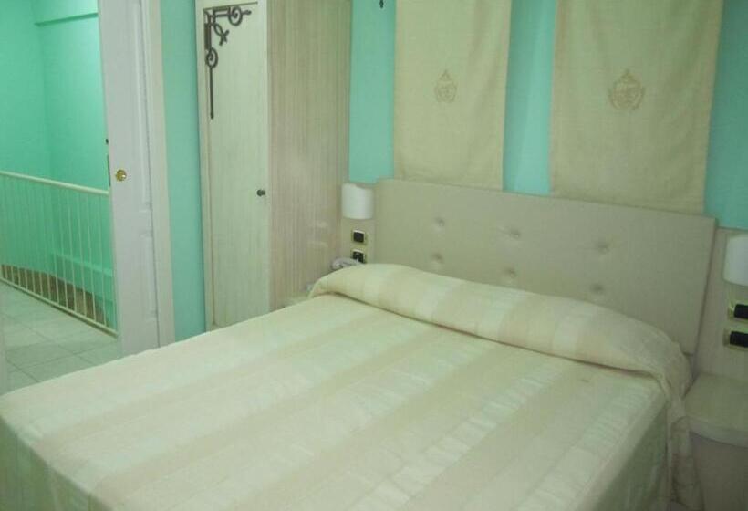 דירת חדר, Palazzo Reginella