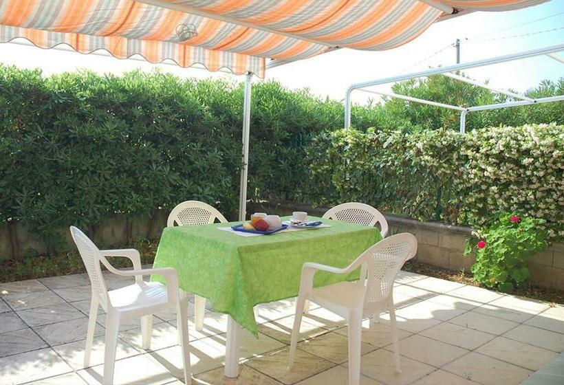 דירת חדר בקומת קרקע, Residence Belvedere