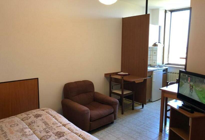 Economy Studio, Residence Signa