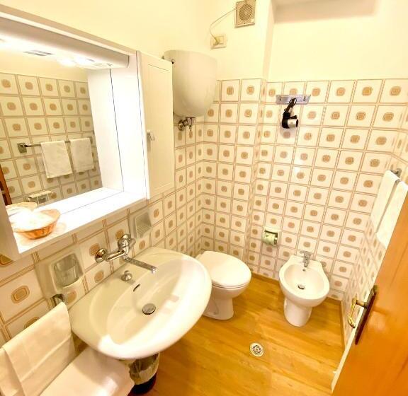 Economy Studio, Residence Signa