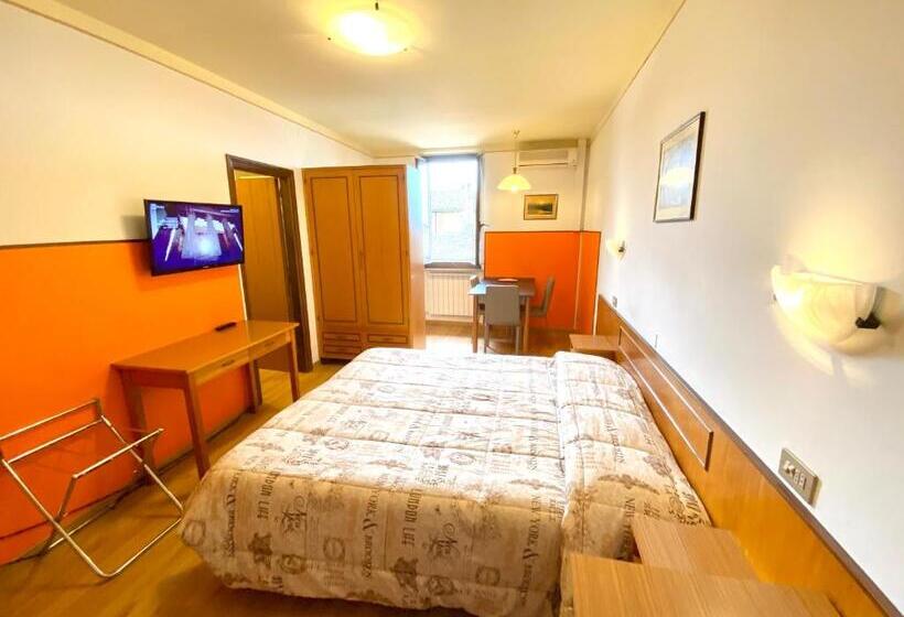 Economy Studio, Residence Signa