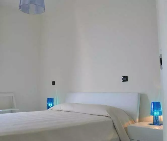 スタンダードスタジオ, Residence Tre Palme