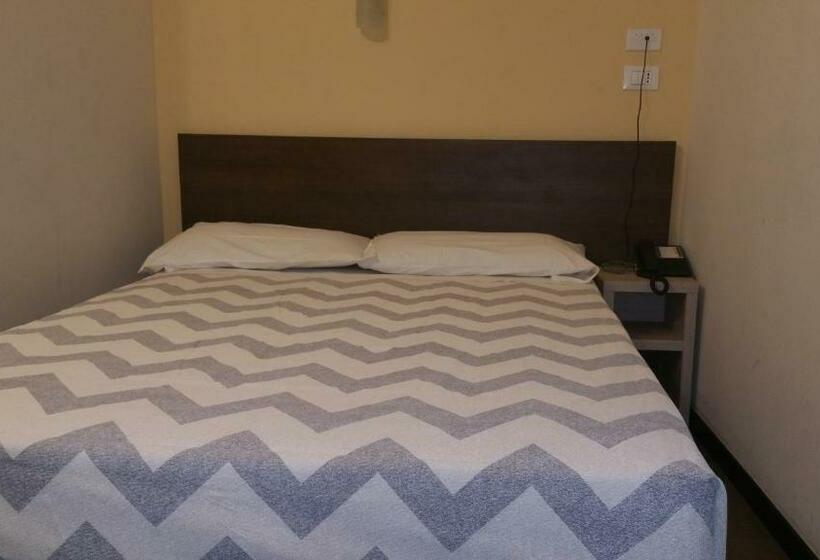 Standard Yhden Hengen Huone, Tommaseo