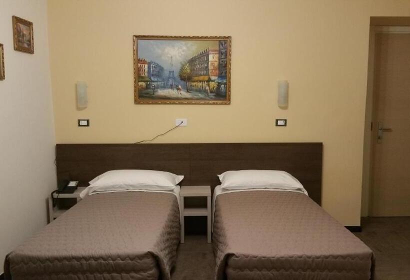 Standard Neljän Hengen Huone, Tommaseo