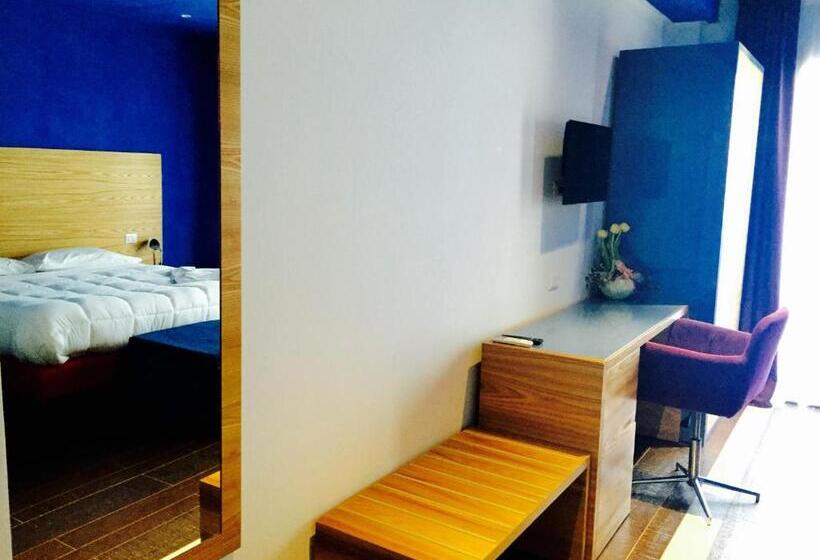 스탠다드 트리플 발코니 룸, Zodiaco