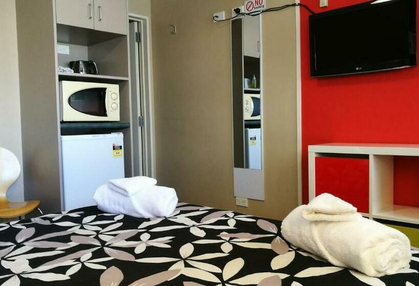 スタンダードスタジオ, Astray Motel