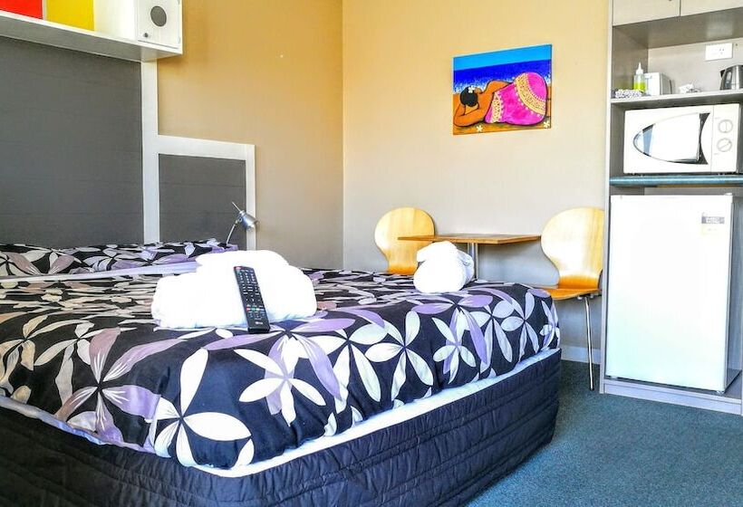 スタンダードスタジオ, Astray Motel