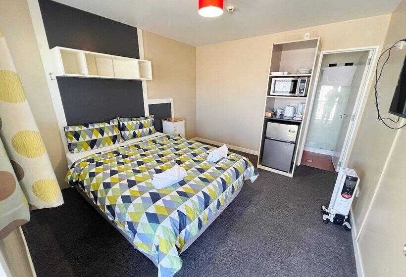 スタンダードスタジオ, Astray Motel