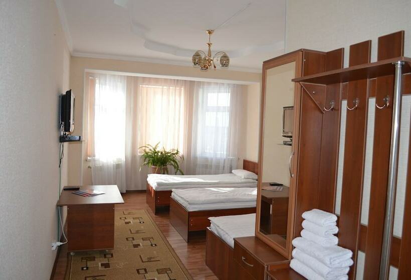 اتاق استاندارد سه نفره, Altamira