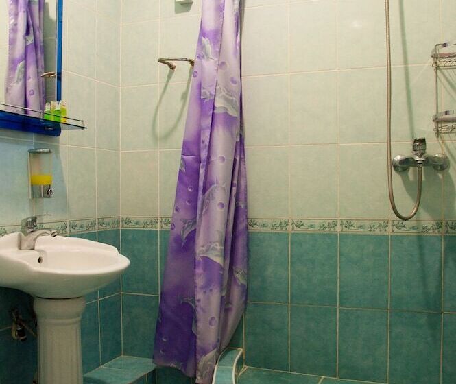 اتاق استاندارد سه نفره, Altamira