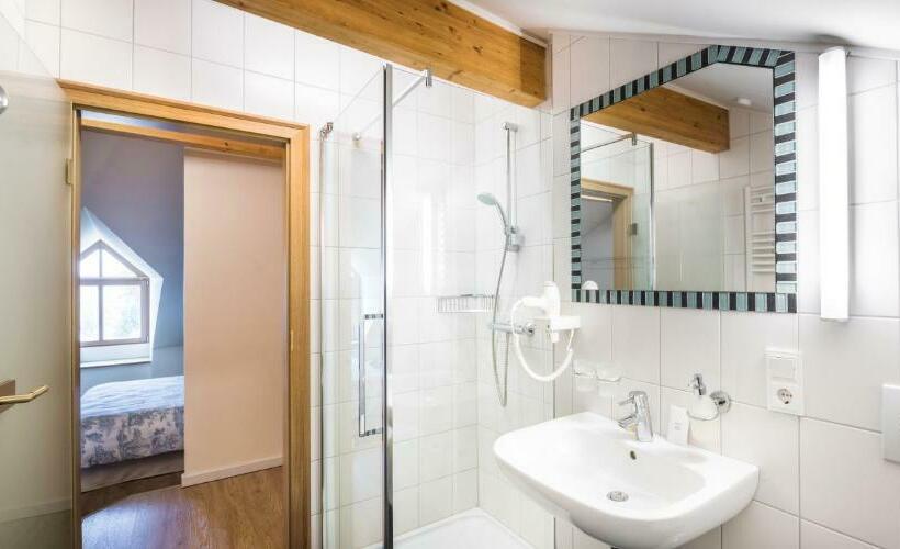 اتاق استاندارد, Auberge Du Relais Postal