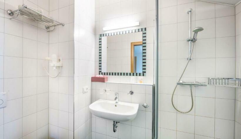 اتاق استاندارد, Auberge Du Relais Postal