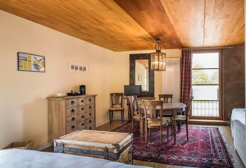 اتاق خانوادگی, Auberge Du Relais Postal